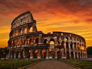 罗马圆形大剧场的日出;罗马