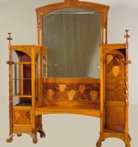 带镜子的两部分展示柜(1907-1908)，加斯帕·霍马尔。