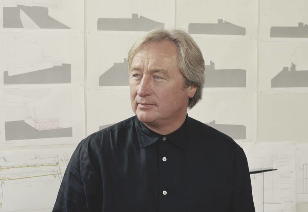 建筑师兼艺术家史蒂文·霍尔的肖像。