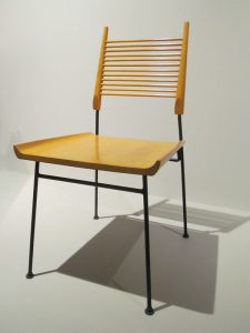 铲椅子,1953