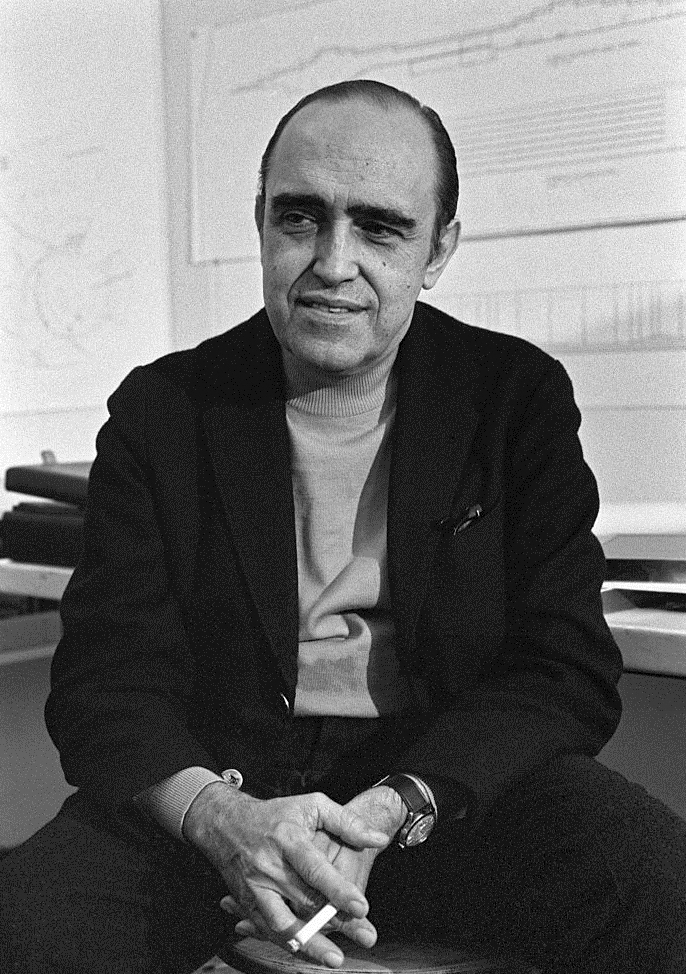 Oscar Niemeyer, ritratto in bianco e nero.