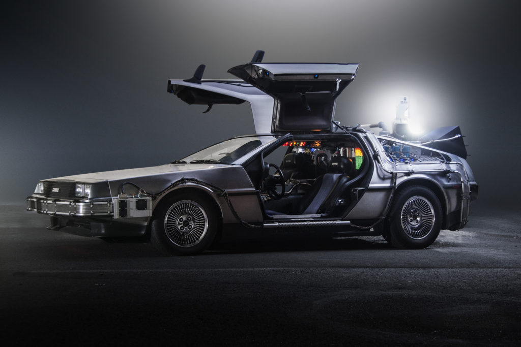 《回到未来》里的DMC DeLorean时光机。