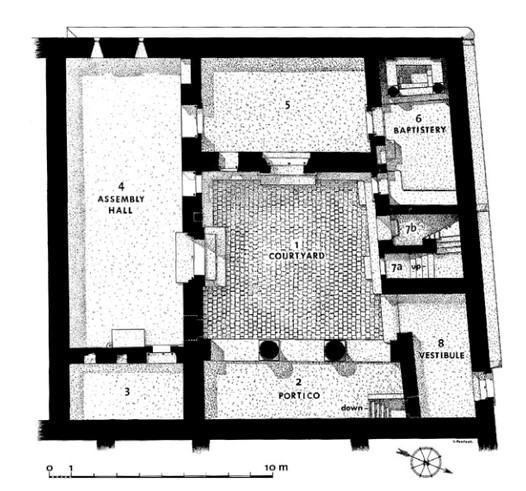 教堂平面图，包括8个房间。