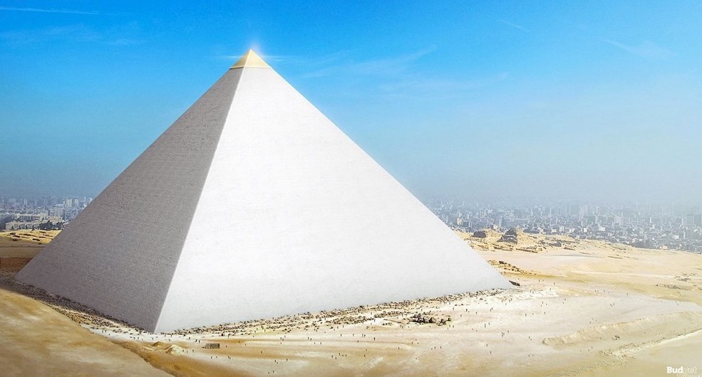 原始的façade大金字塔，覆盖着石灰石。