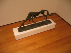 贾科梅蒂在现代艺术博物馆的狗