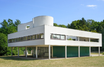 La Savoye de Le Corbusier别墅(法国泊西):从远处拍摄的结构照片。