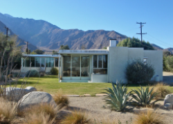 Kaufmann Desert House, in Palm Springs, California (1946–47).